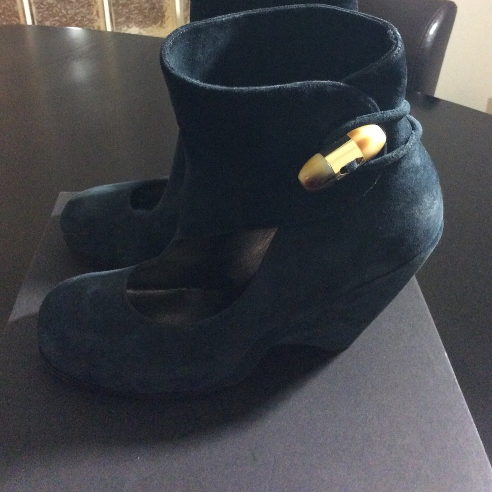 Navy blue suede bootie